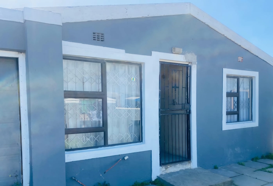 3 Bedroom Property for Sale in Umrhabulo Triangle Western Cape